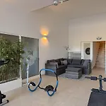Villa With Pool, Gym, And Games #1961